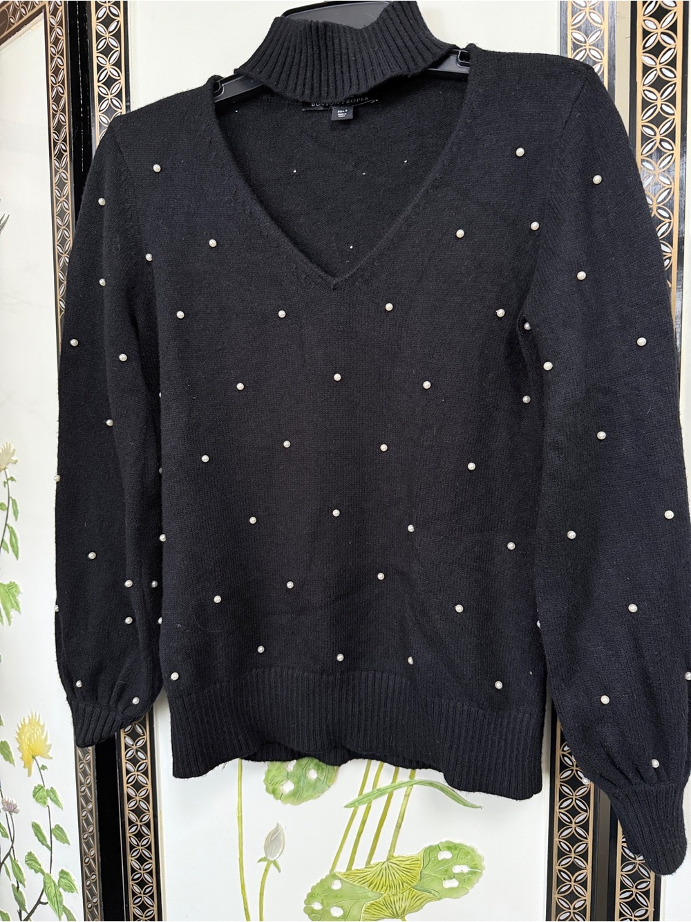 Coquette Girl Black Pearl-Embellished V-Neck Sweater - Women cut out Chic